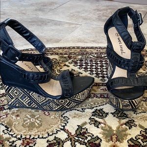 Wet seal wedges size 6